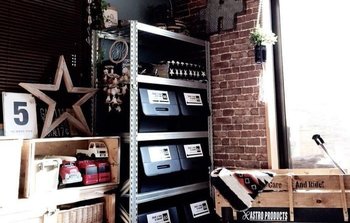 センス抜群！インダストリアルのスチールシェルフ｜メタルシステム