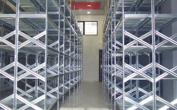 工業用スチールラックならメタルシステム！耐久性とカスタマイズ性が魅力